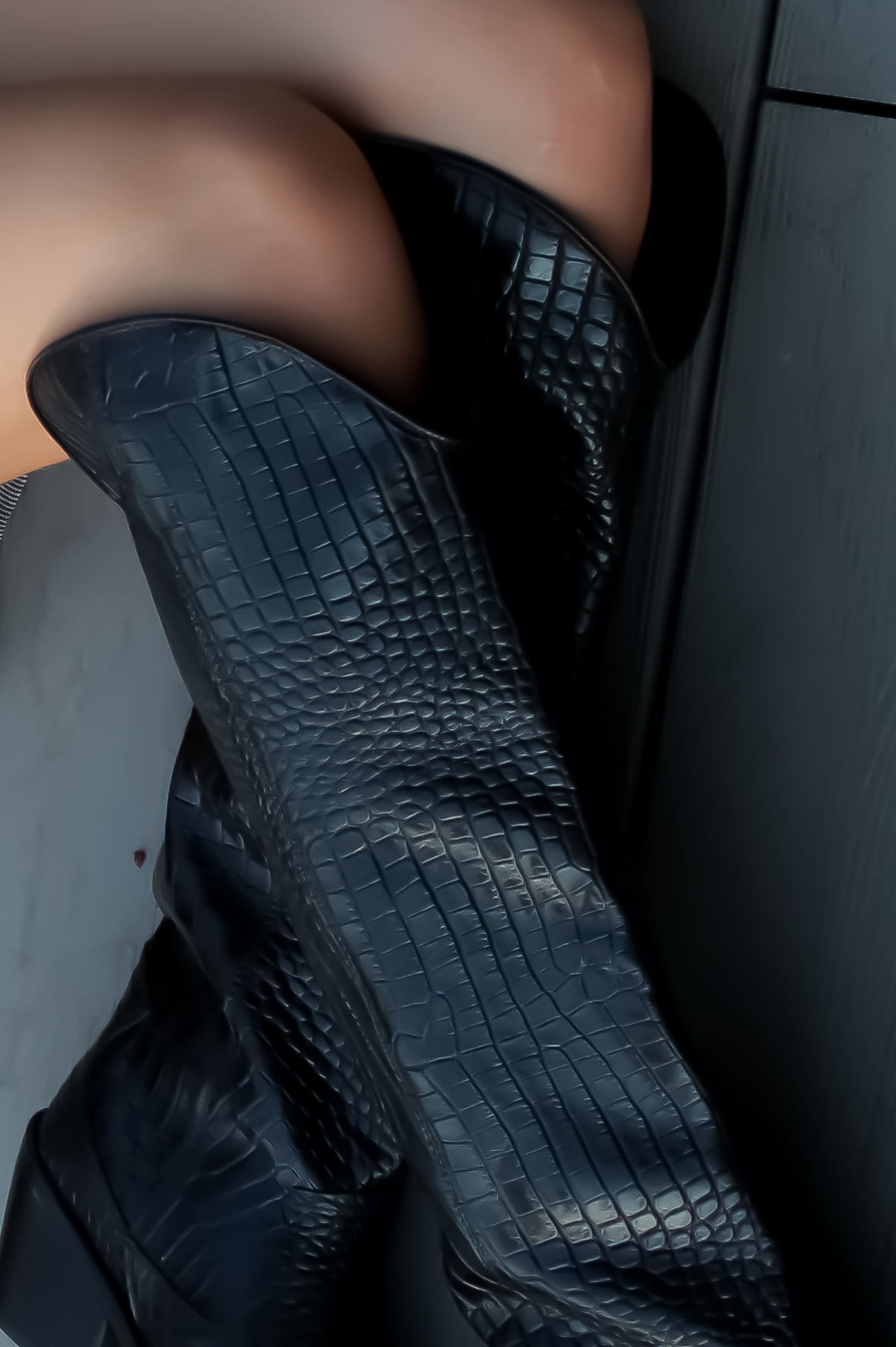 Bota Bruna Negra
